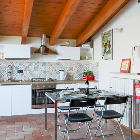 Apartment Mamma Mia By Design *