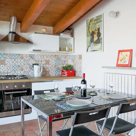 Mamma Mia By Design Apartament